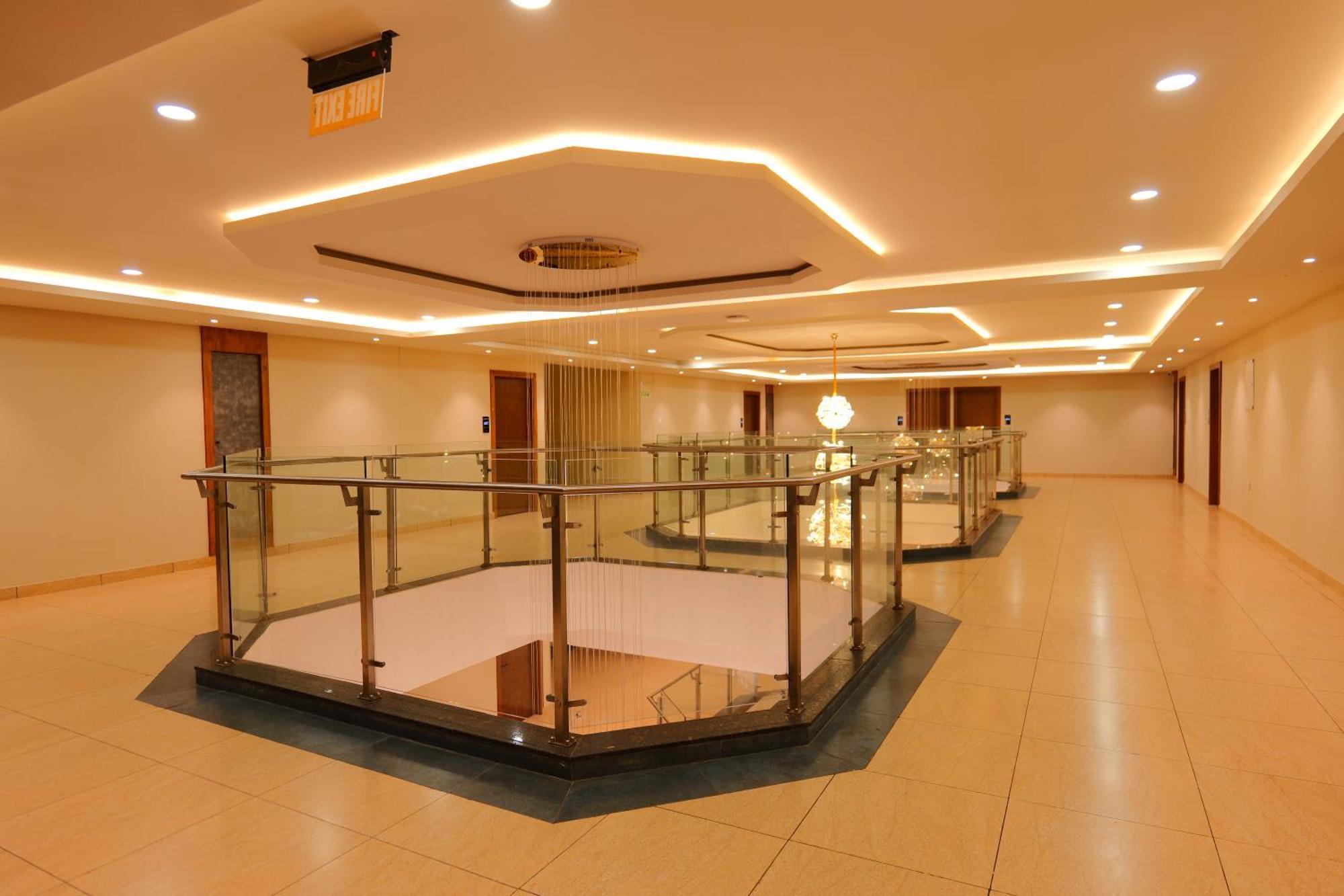 Hotel Classico International Kannangad Exterior foto