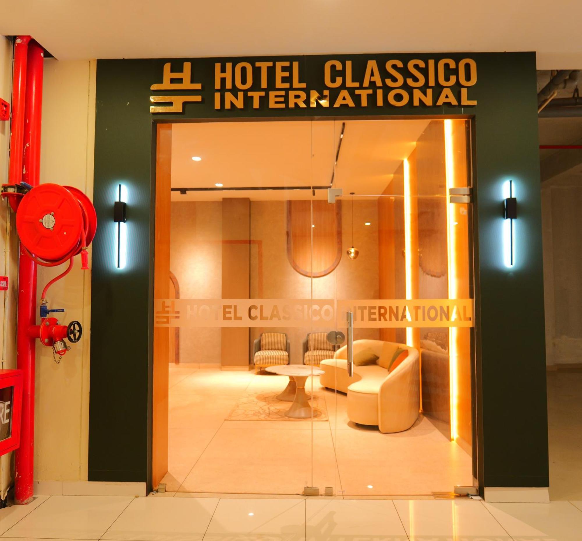 Hotel Classico International Kannangad Exterior foto